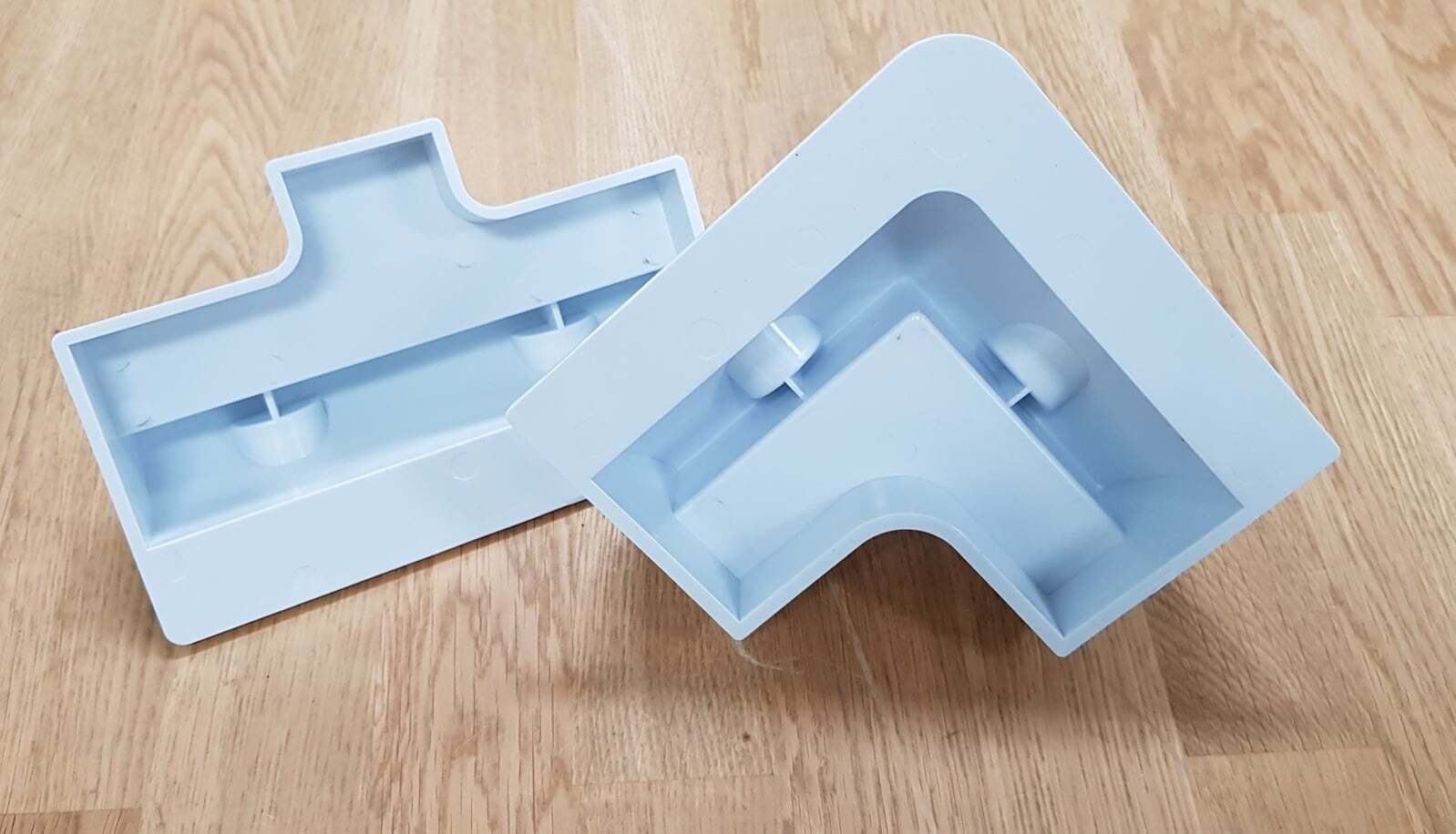 Exotronic White Solar Panel ABS Plastic Corner plus Mid Brackets 2