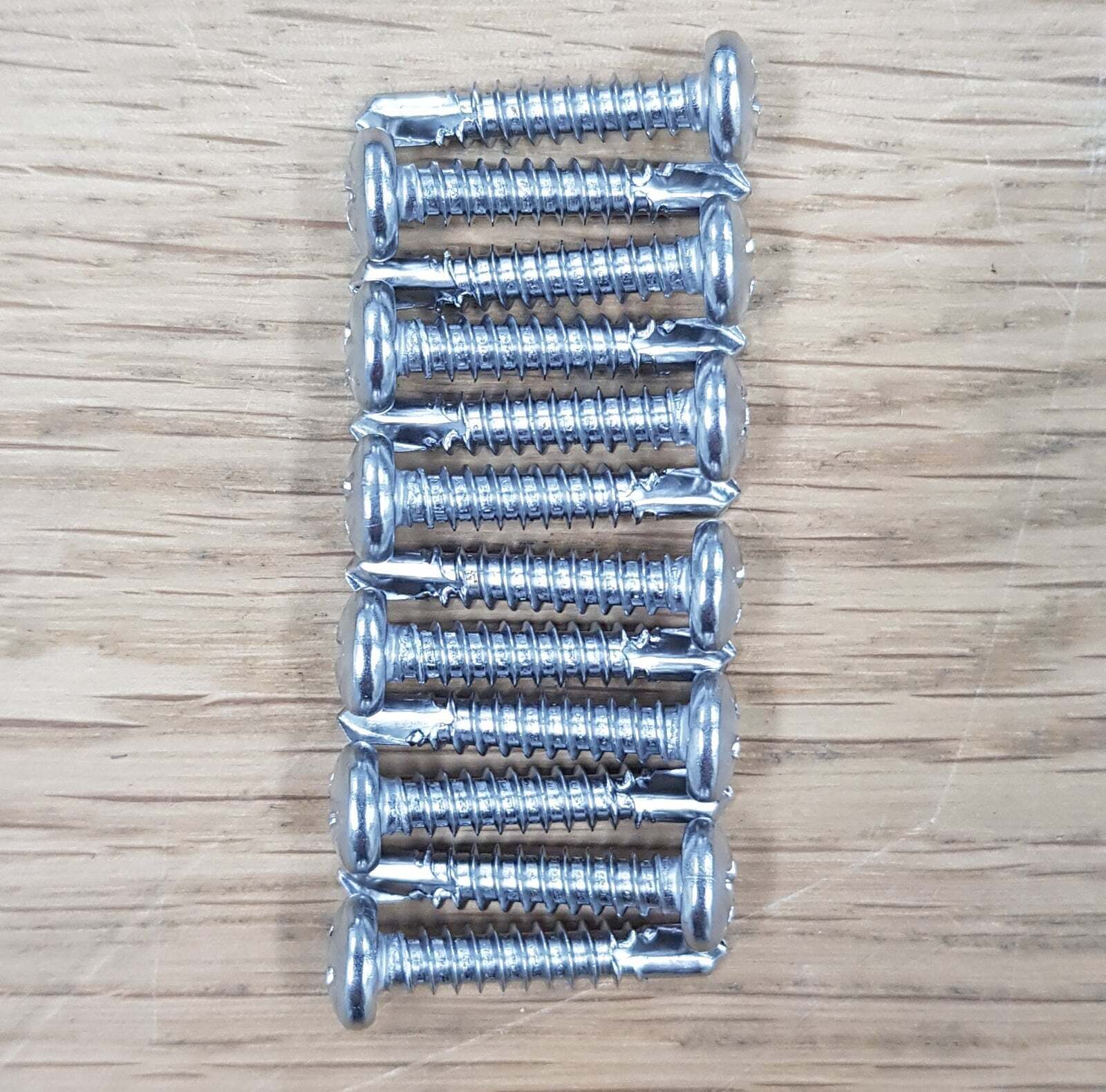 Set of stainless steel self-tapping screws for mounting brackets