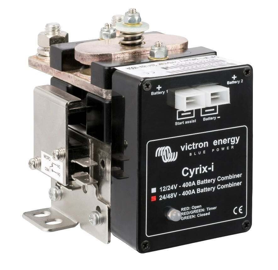Heavy-duty 400A battery combiner with high-current copper terminals and status indicator
