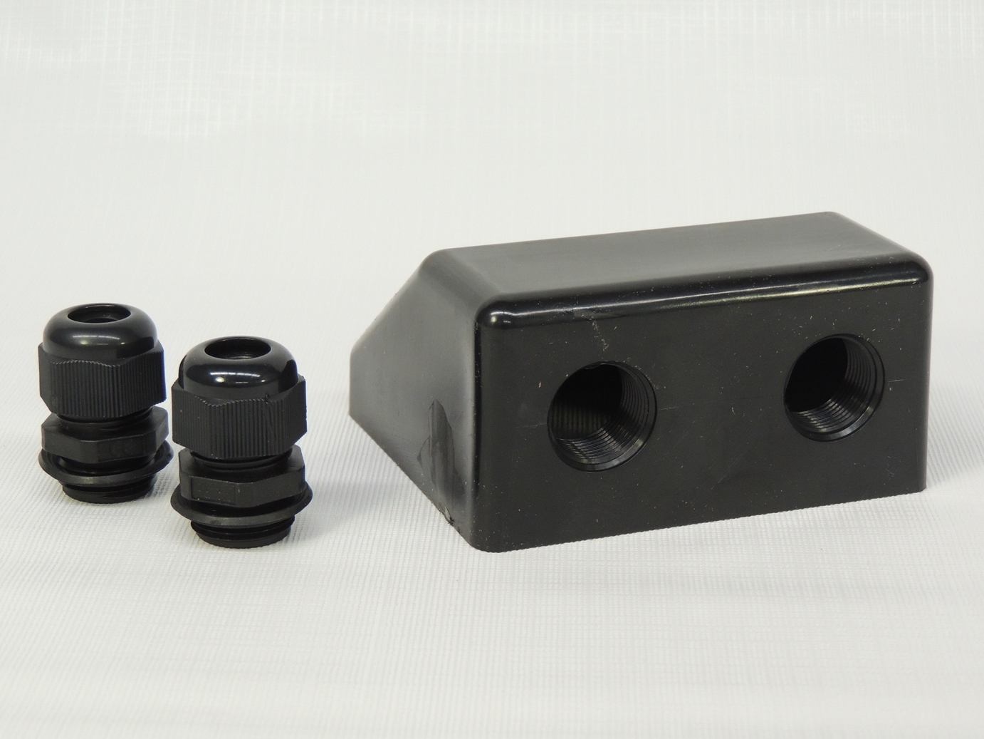 Cable entry box 2 gland black with Grommets & Plugs
