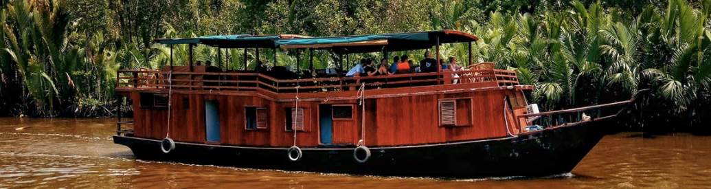 Borneo river tour boat get solar power for air conditioners