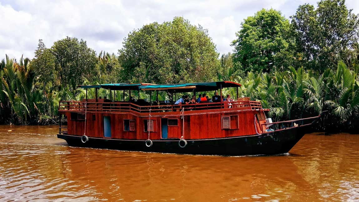 Borneo tourist boat with lightweight solar panels supplied by Solar 4 RVs