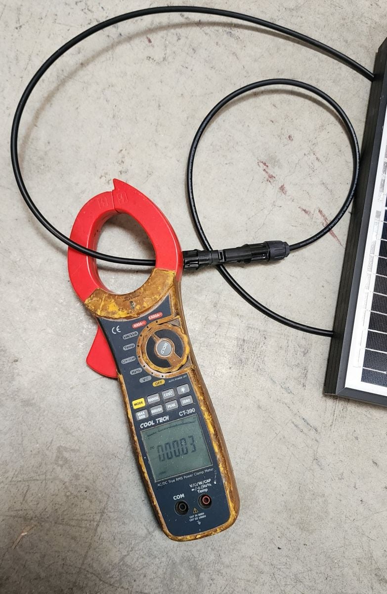 Measuring solar panel short circuit current with a clamp meter