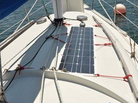 Solbian lightweight flexible solar panels on yacht