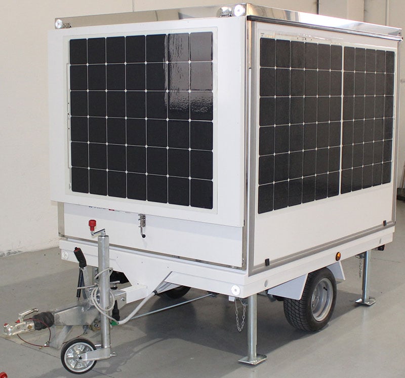 Pop-up food van trailer with lightweight thin solar panels