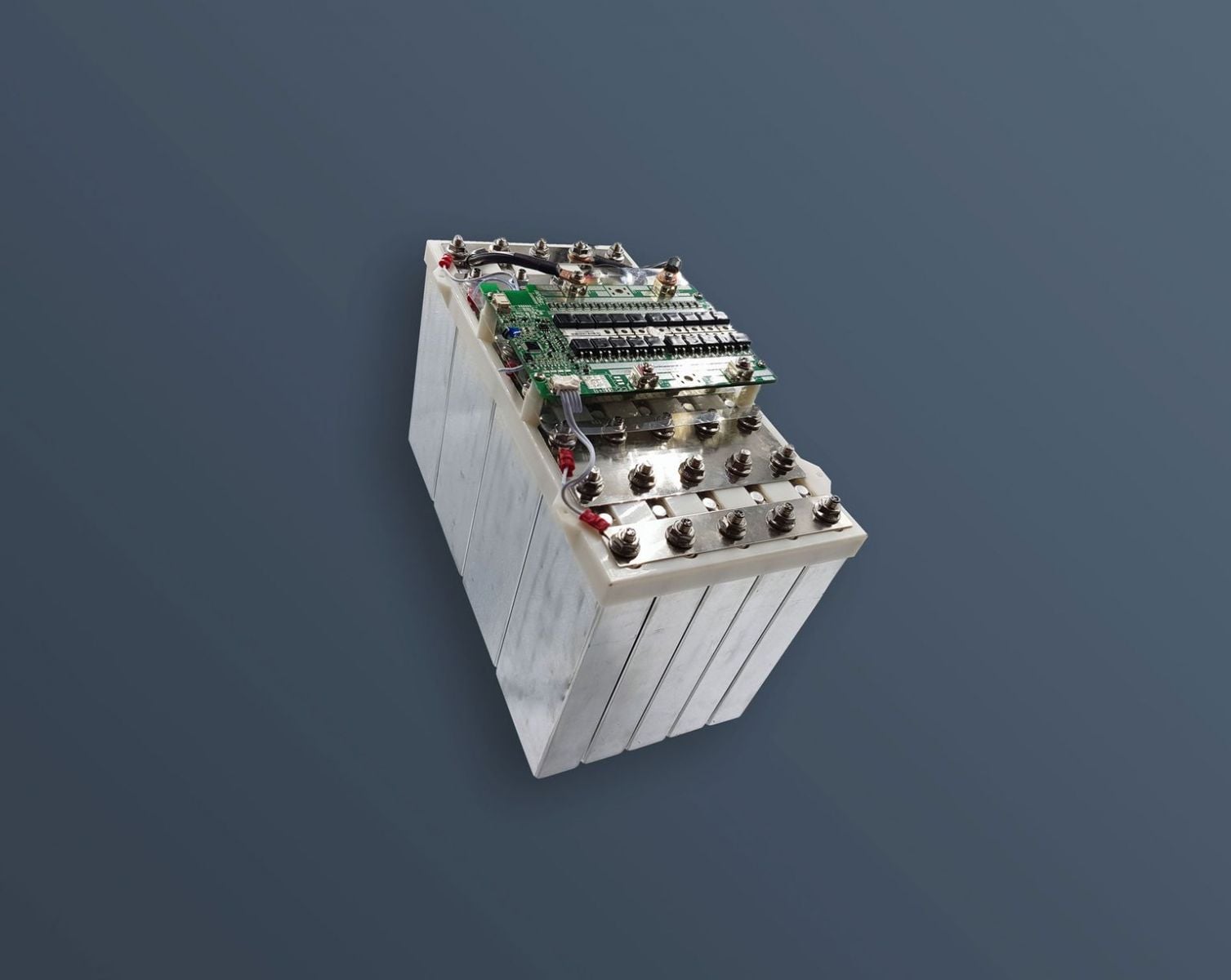 Demonstration of the inside of the Invicta batteries showing the Topband cells and E&J BMS