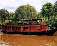 Borneo tourist boat gets eArc solar installed