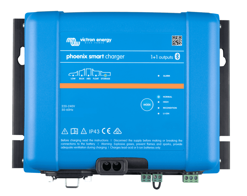 Front panel of Victron Phoenix Smart IP43 24V 25A battery charger with status LEDs and Bluetooth connectivity